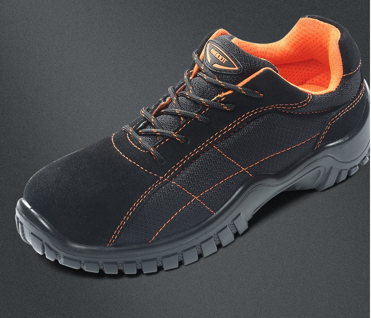 如何選擇一雙適合夏天穿的透氣安全鞋呢?